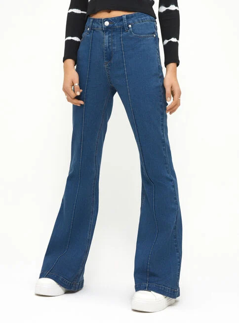Jeans Aussie Calce Flare Y Tiro Alto Con Botón